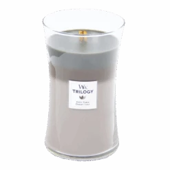 Woodwick Trilogy Cozy Cabin Large Candle - Geurkaars -Flamingo Verkoop woodwick trilogy cozy cabin xl geurskaars 2 1